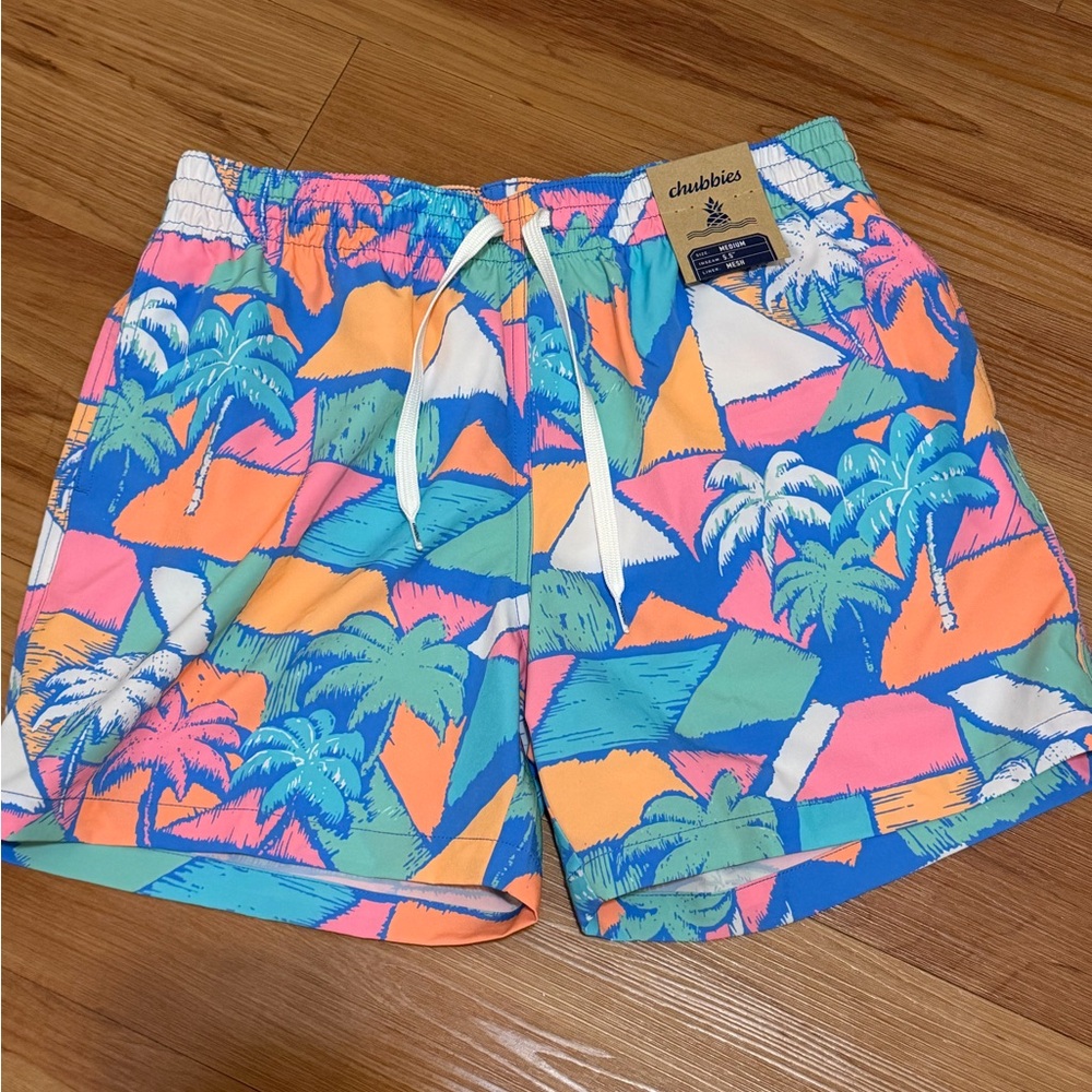 Chubbies Men's Vibrant Palm Print Athletic Swim Shorts 5.5 inseam